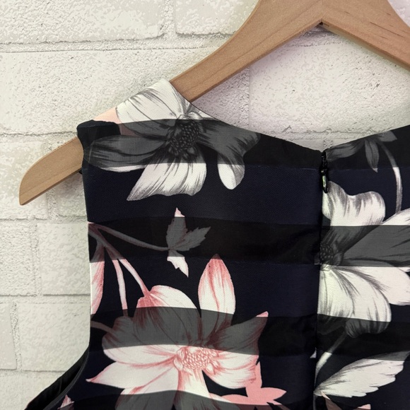 VINCE CAMUTO Navy Blue Flowered Sleeveless Dress - Picture 7 of 9